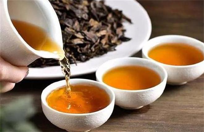 普洱茶是红茶还是绿茶？普洱茶中的散茶和茶饼之间的区别有哪些？(图2)